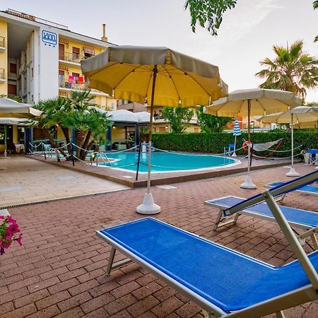 Hotel Miramare - Silvi Marina Kültér fotó