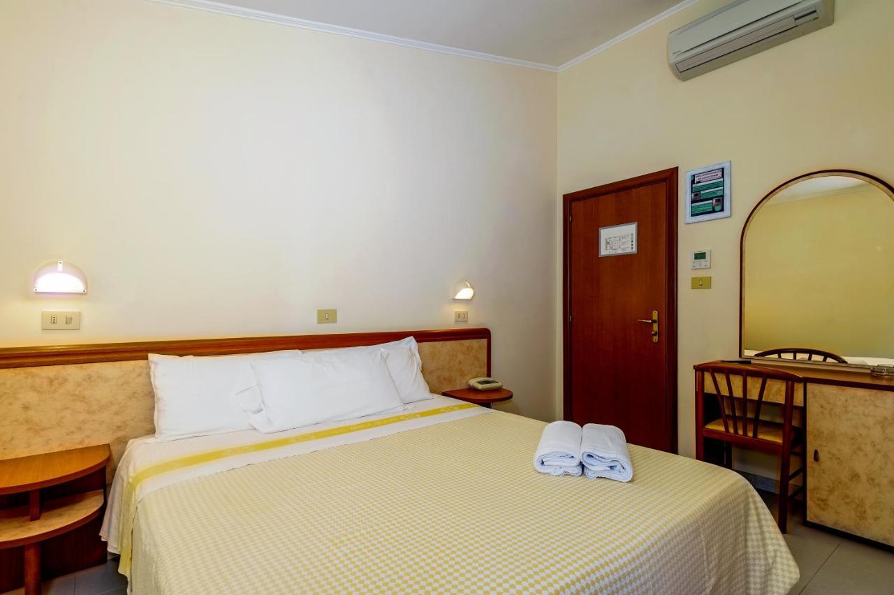 Hotel Miramare - Silvi Marina Kültér fotó