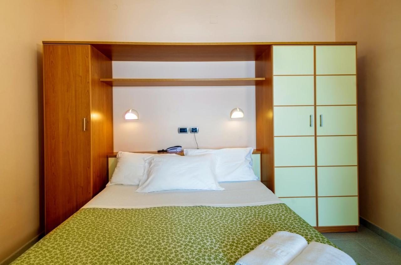 Hotel Miramare - Silvi Marina Kültér fotó