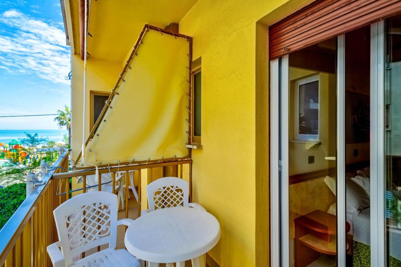 Hotel Miramare - Silvi Marina Kültér fotó
