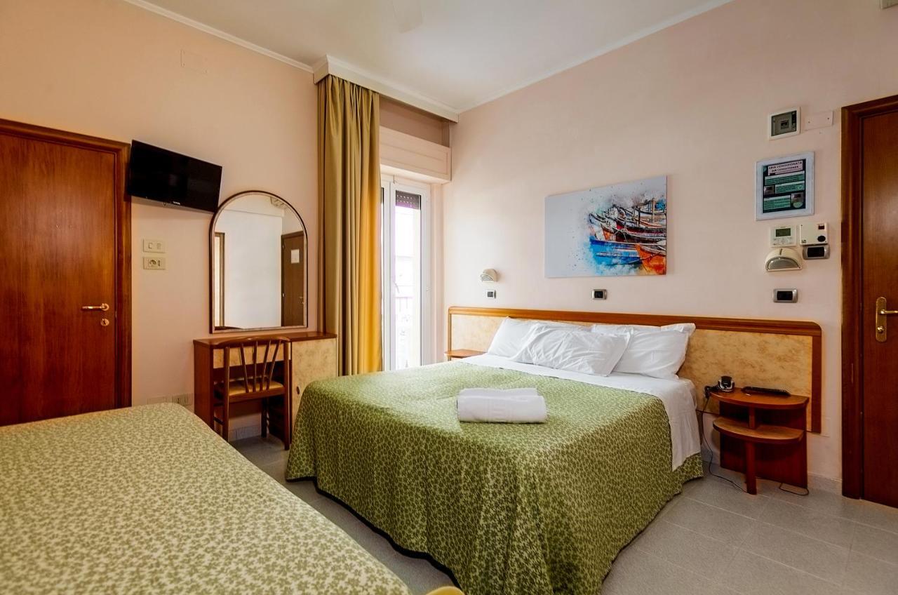 Hotel Miramare - Silvi Marina Kültér fotó