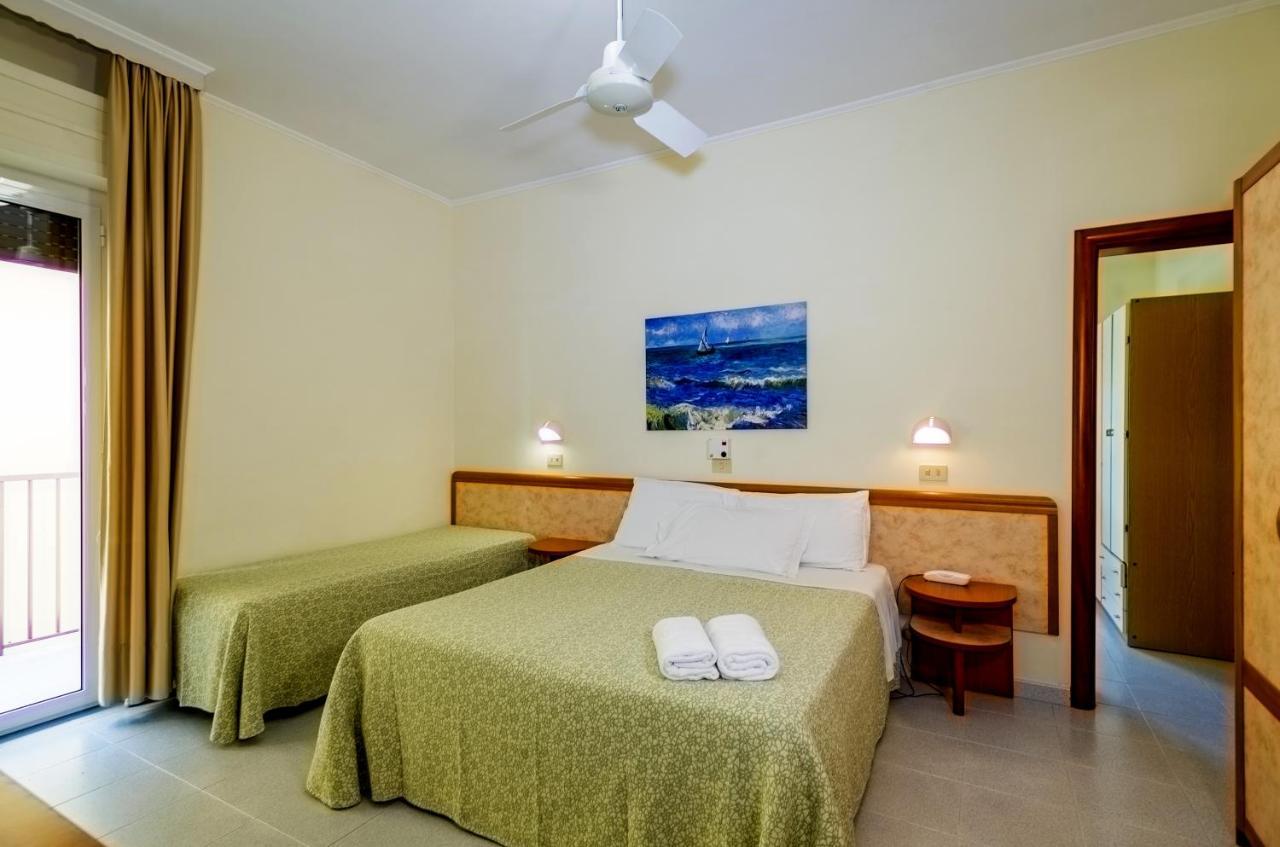 Hotel Miramare - Silvi Marina Kültér fotó