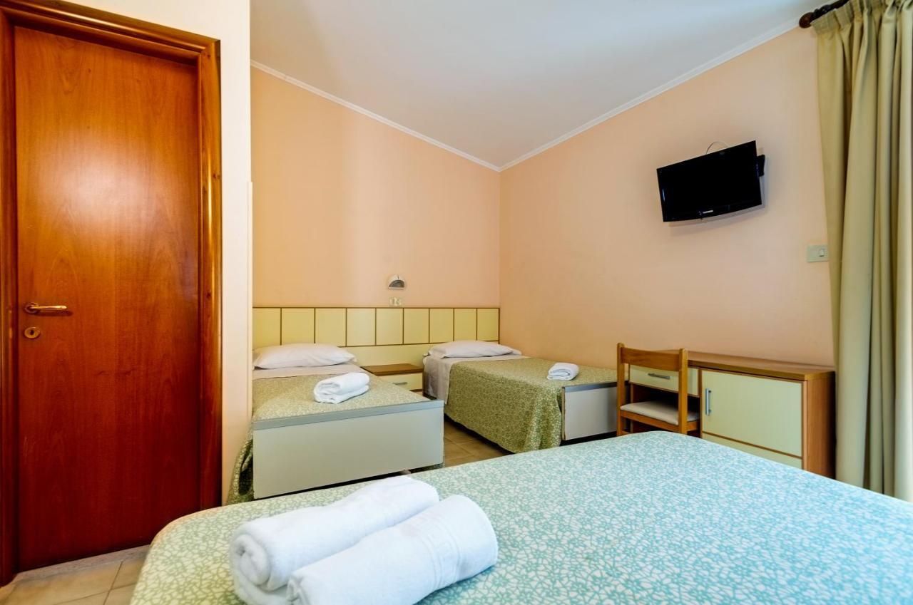 Hotel Miramare - Silvi Marina Kültér fotó