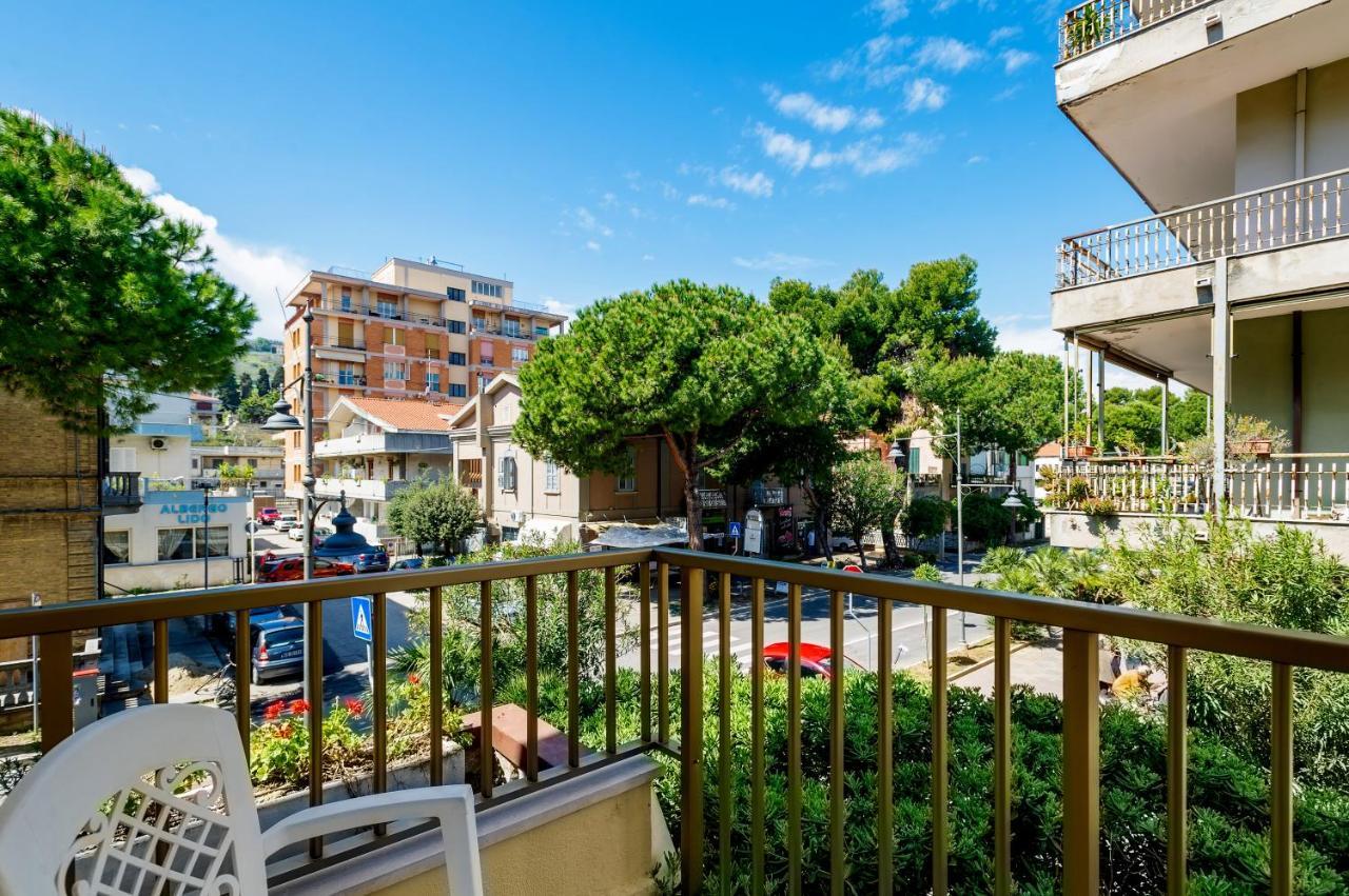 Hotel Miramare - Silvi Marina Kültér fotó