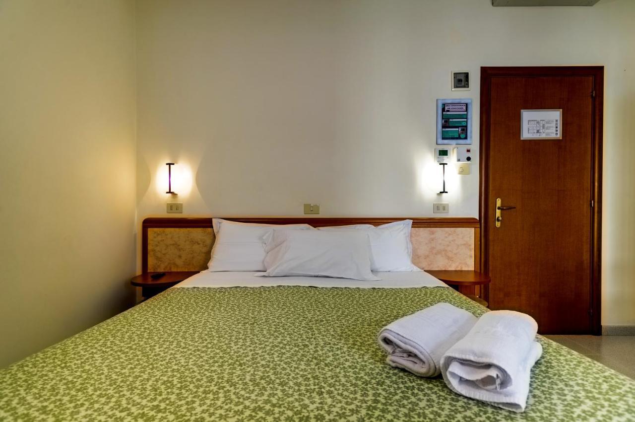 Hotel Miramare - Silvi Marina Kültér fotó