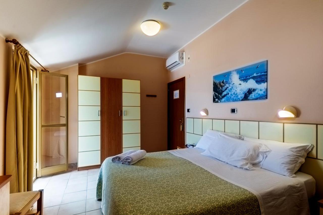 Hotel Miramare - Silvi Marina Kültér fotó