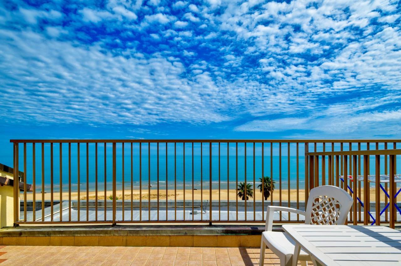Hotel Miramare - Silvi Marina Kültér fotó