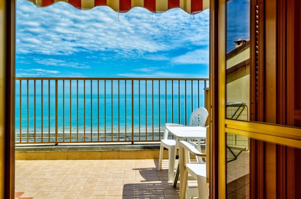 Hotel Miramare - Silvi Marina Kültér fotó