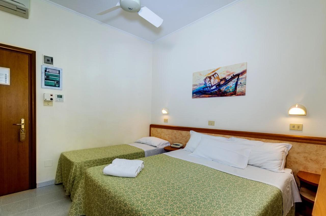 Hotel Miramare - Silvi Marina Kültér fotó