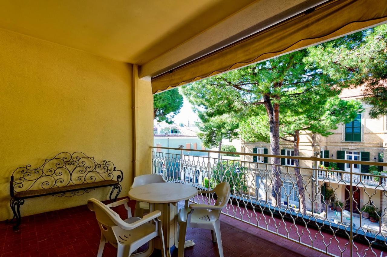 Hotel Miramare - Silvi Marina Kültér fotó