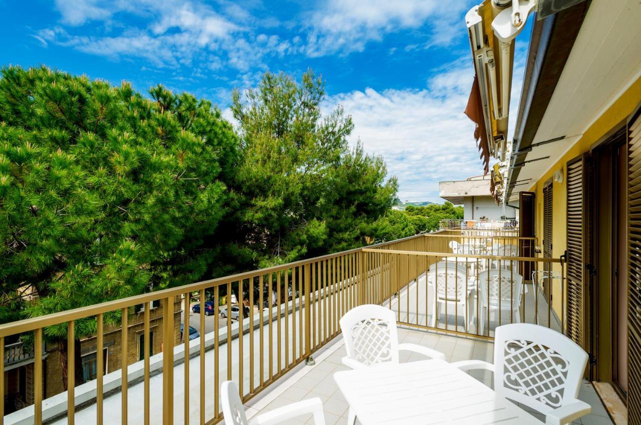 Hotel Miramare - Silvi Marina Kültér fotó