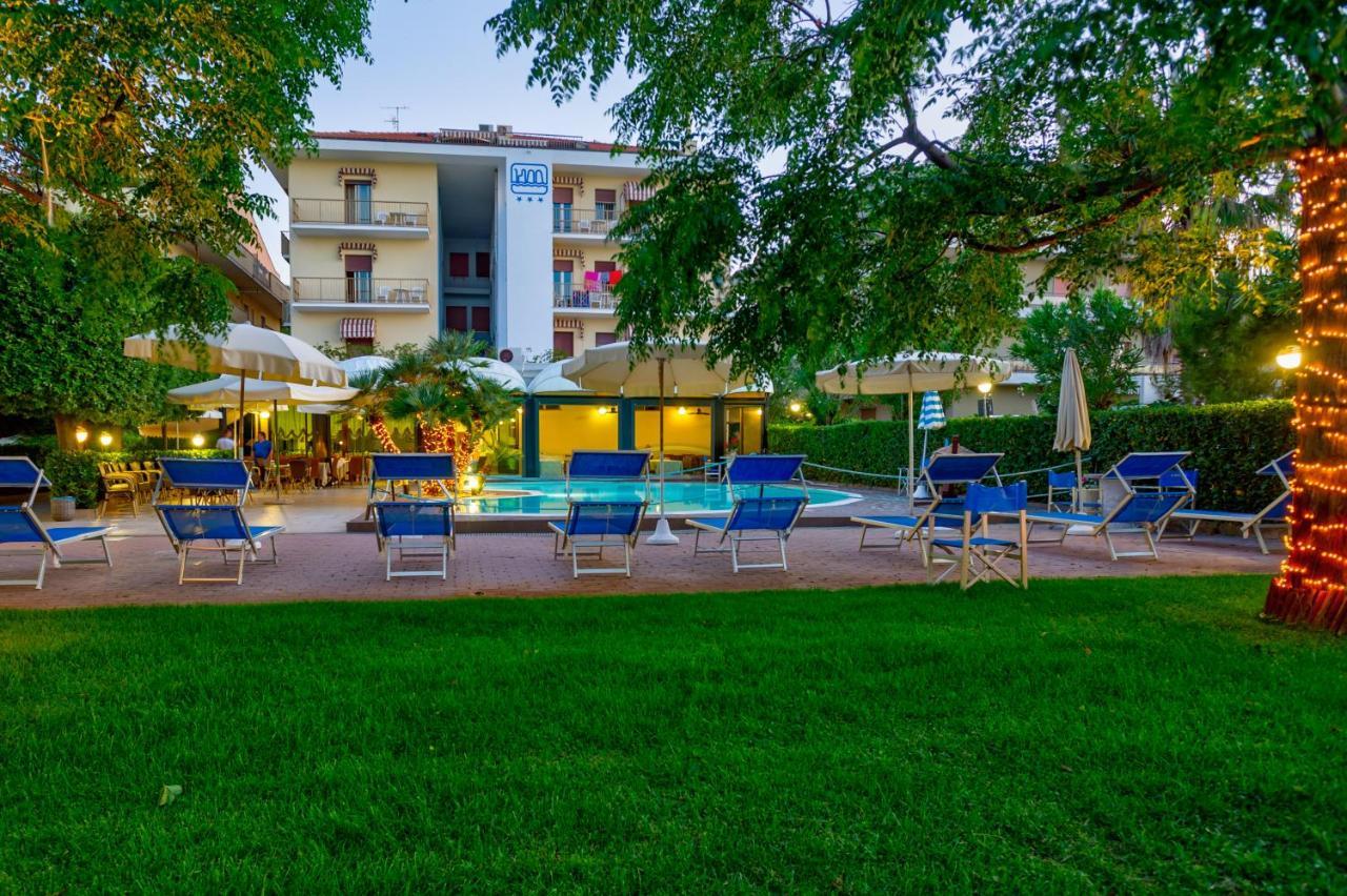 Hotel Miramare - Silvi Marina Kültér fotó